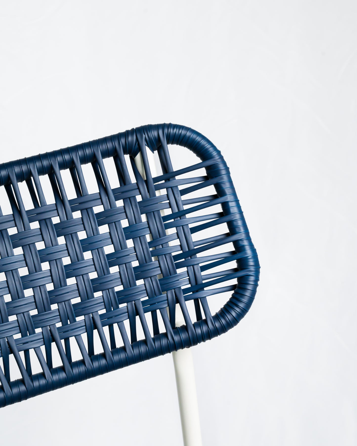 Apropiada Bar Stool